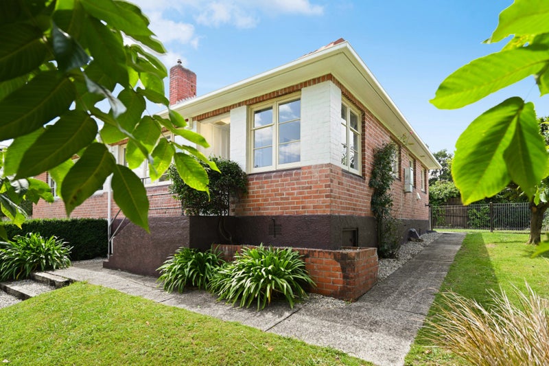 35 Galway Avenue, Hamilton East, Hamilton - Carousel 1