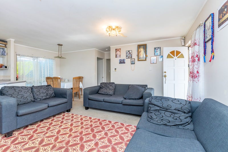 2/29 Earlsworth Road, Mangere East, Auckland - Carousel 1