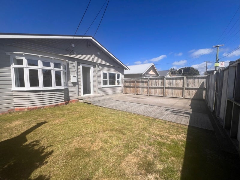12 Caledonia Street, Miramar, Wellington - Carousel 1