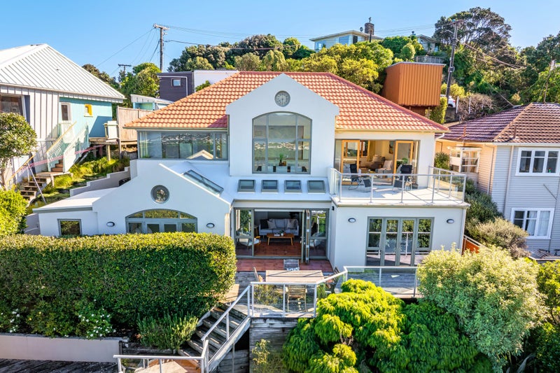 39 Alexandra Road, Hataitai, Wellington - Carousel 1