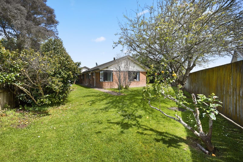 10 Raleigh Avenue, Fairview Downs, Hamilton - Carousel 2