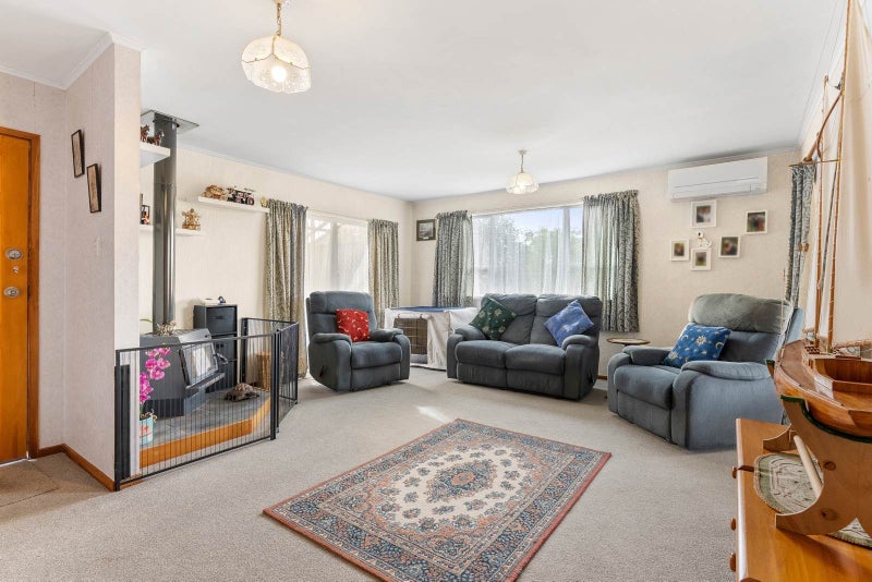 6 Chislehurst Street, Henderson, Auckland - Carousel 2