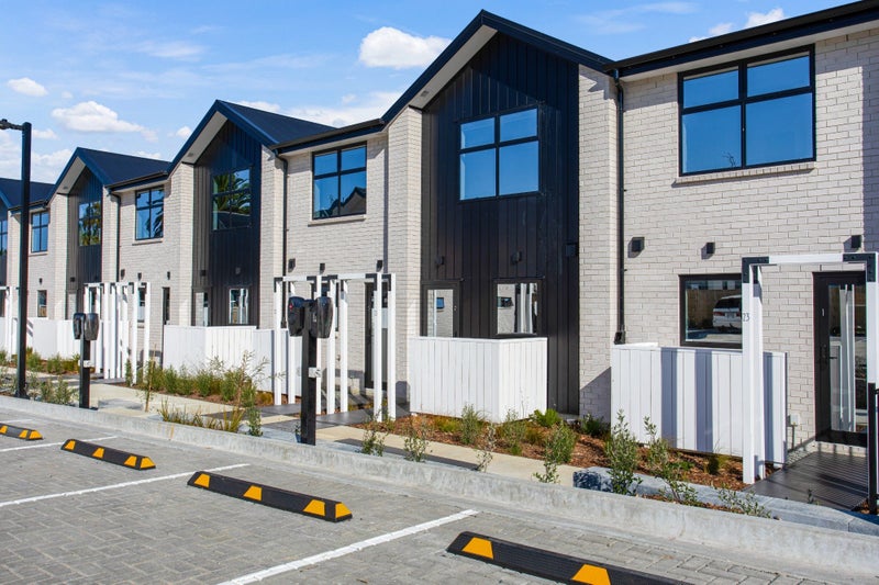 2/23 Awaroa Road, Sunnyvale, Auckland - Carousel 1