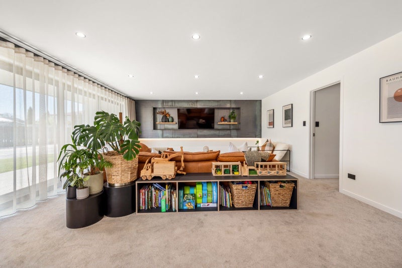 5 Romney Place, Gore, Gore - Carousel 2