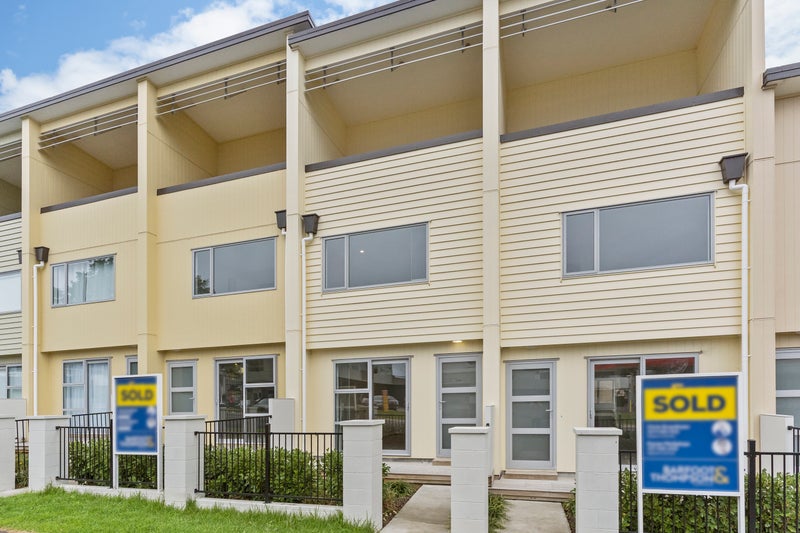 3/11 Ray Small Drive, Papakura, Auckland - Carousel 1