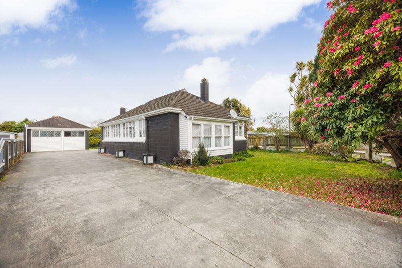 110 Limbrick Street, Terrace End, Palmerston North - Carousel 1