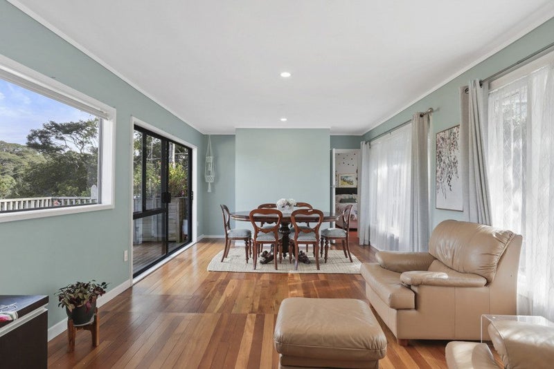 57 Kauri Point Road, Laingholm, Auckland - Carousel 2