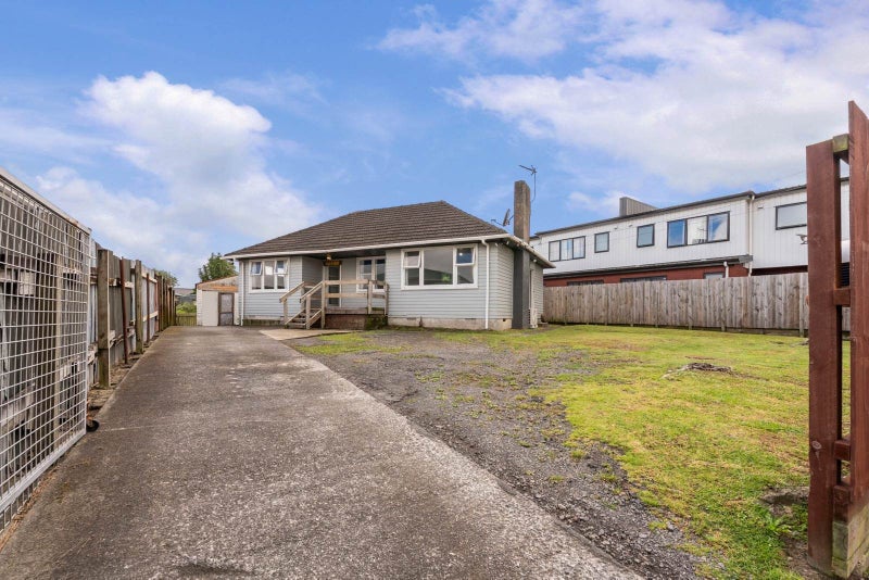 32 Kudu Road, Otara, Auckland - Carousel 1