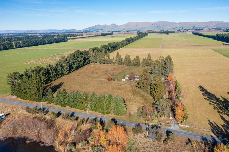 1015 Ellis Road, Lumsden - Carousel 1