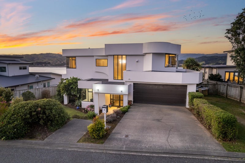 5 Bowsprit Way, Whitby, Porirua - Carousel 1