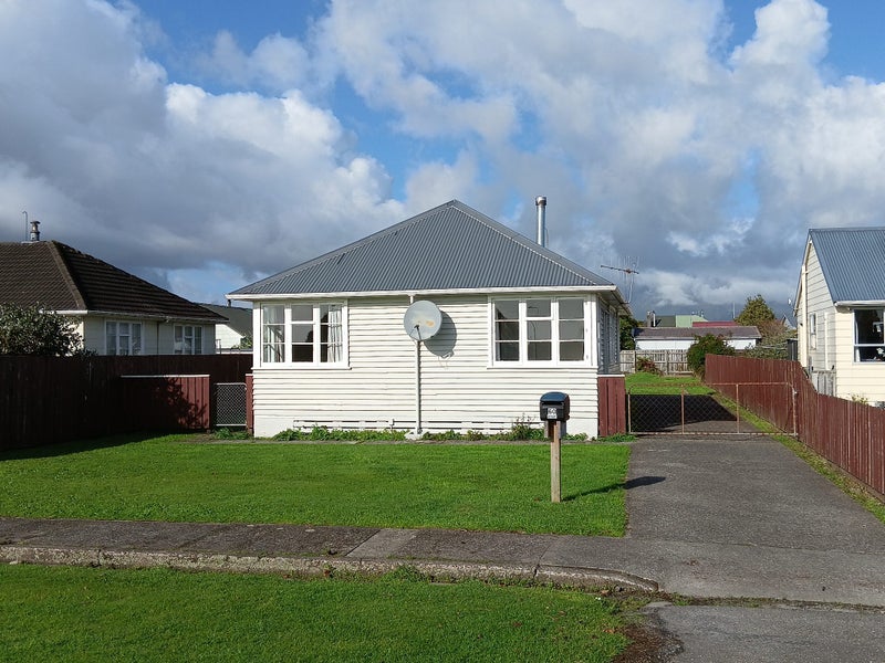 60 Rintoul Street, Westport, Westport - Carousel 1