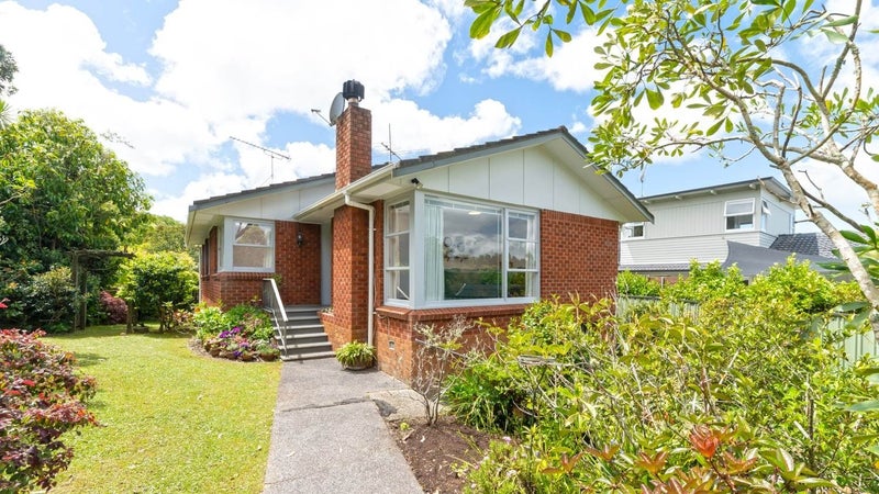 57 Castleford Street, Green Bay, Auckland - Carousel 1