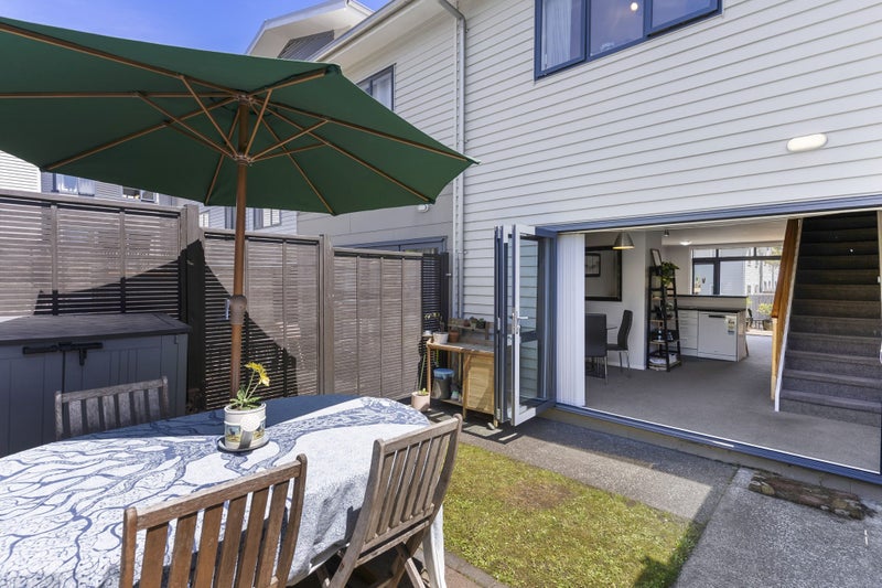 3/3 John Jennings Drive, Oteha, Auckland - Carousel 2