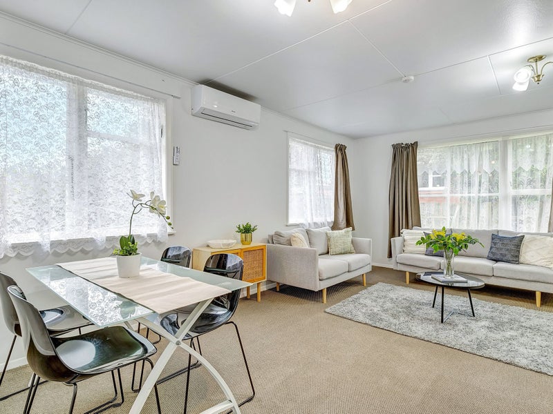 14 Durham Street, Cannons Creek, Porirua - Carousel 1