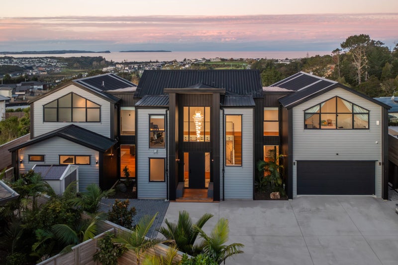 4 Taku Close, Long Bay, North Shore City, Auckland - Carousel 1
