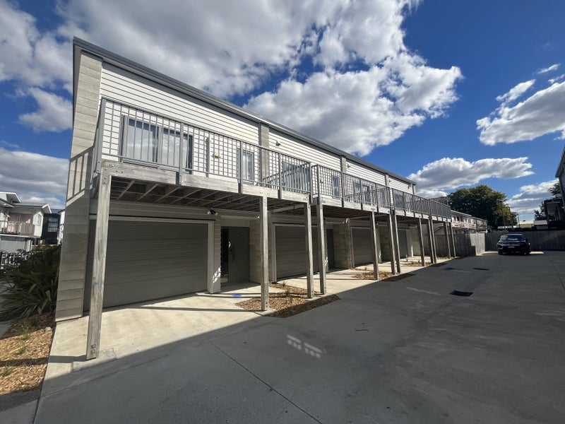 8/161 Nixon Street, Hamilton East, Hamilton - Carousel 1