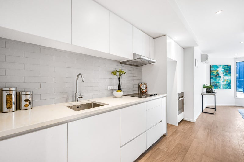 5/108 Unsworth Drive, Unsworth Heights, Auckland - Carousel 2