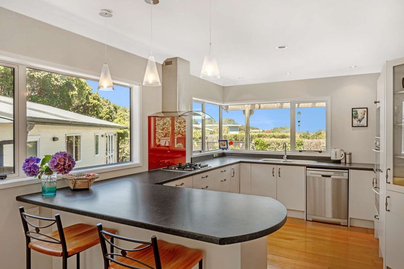 18 Pickwick Road, Otamatea, Whanganui - Carousel 2