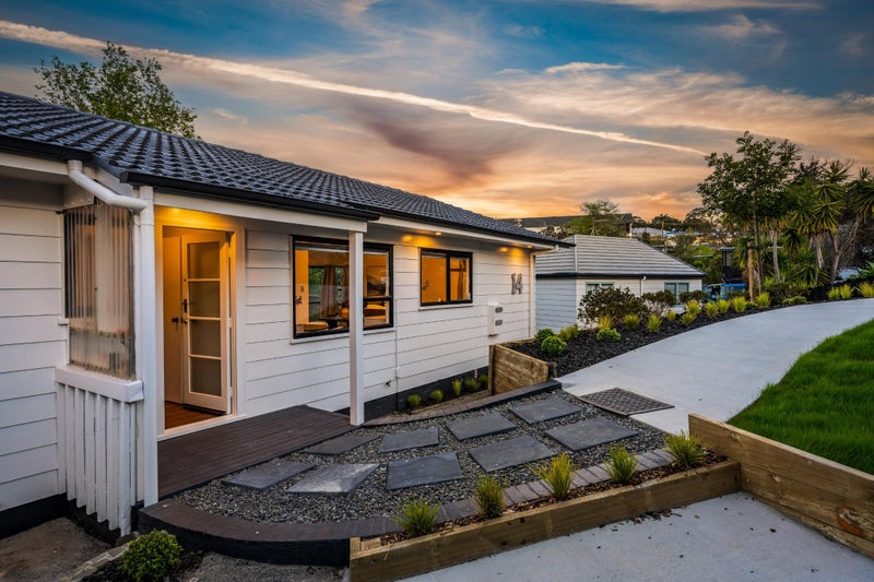 14 Landsdale Place, Massey, Auckland - Carousel 2
