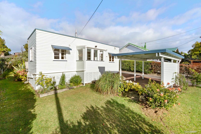 17 Pine Street, New Lynn, Auckland - Carousel 1