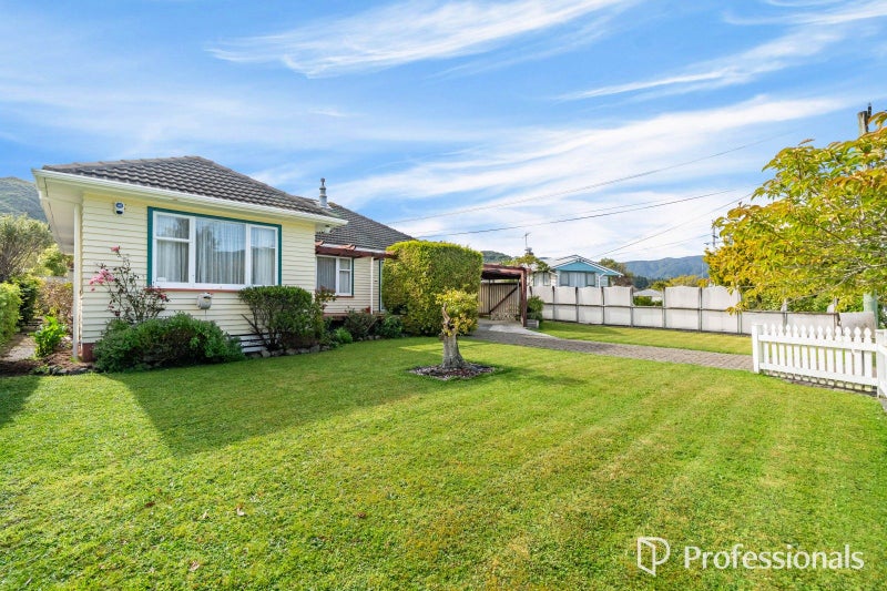 4 Miles Crescent, Wainuiomata, Lower Hutt - Carousel 1