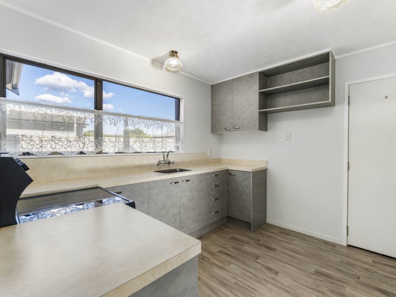 22B Kingswood Road, Papatoetoe, Auckland - Carousel 2