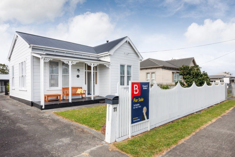 11 Montagu Street, Feilding, Feilding - Carousel 21