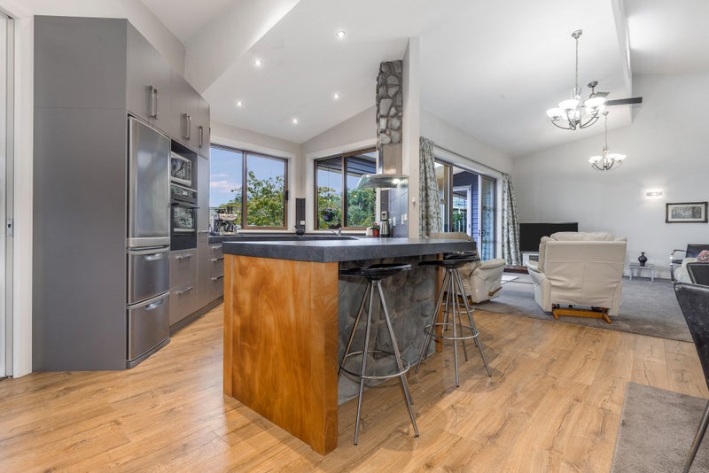 28 Ludlam Way, Otaki - Carousel 2