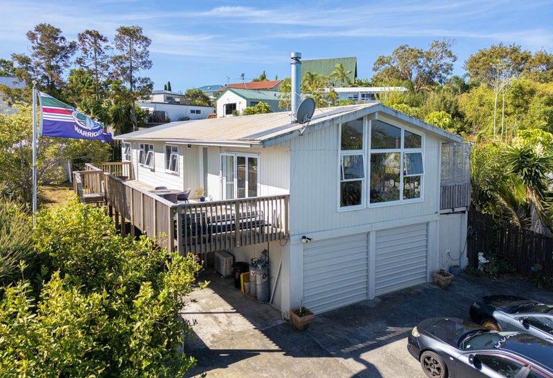 58 Brian Crescent, Stanmore Bay, Whangaparaoa - Carousel 1