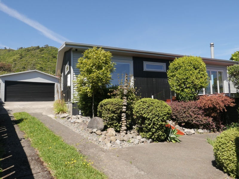 11 Kotare Street, Waikanae - Carousel 2