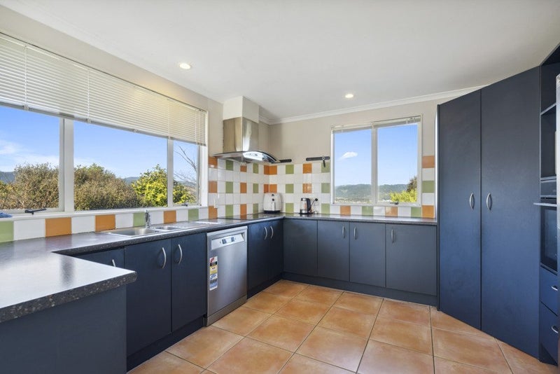 1 James Nairn Grove, Riverstone Terraces, Upper Hutt - Carousel 2