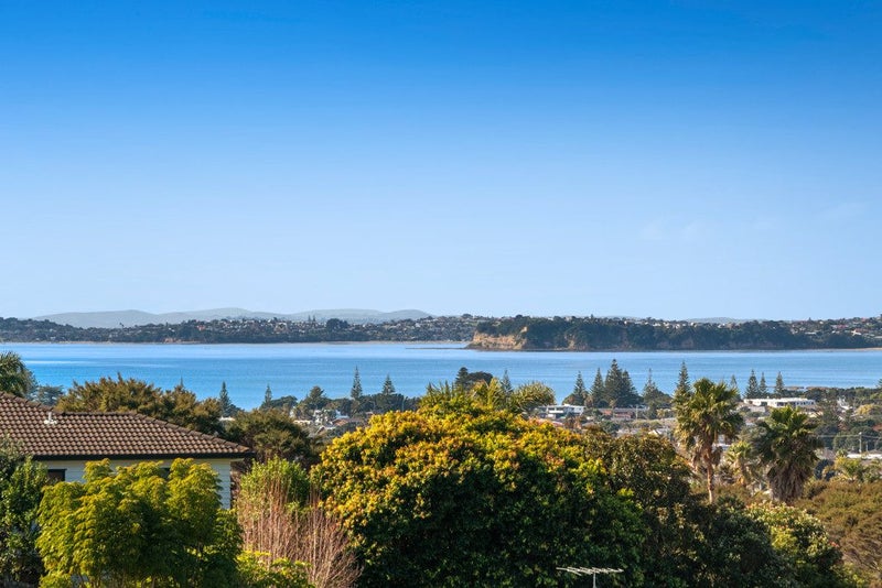 26 Waldorf Crescent, Orewa, Orewa - Carousel 1