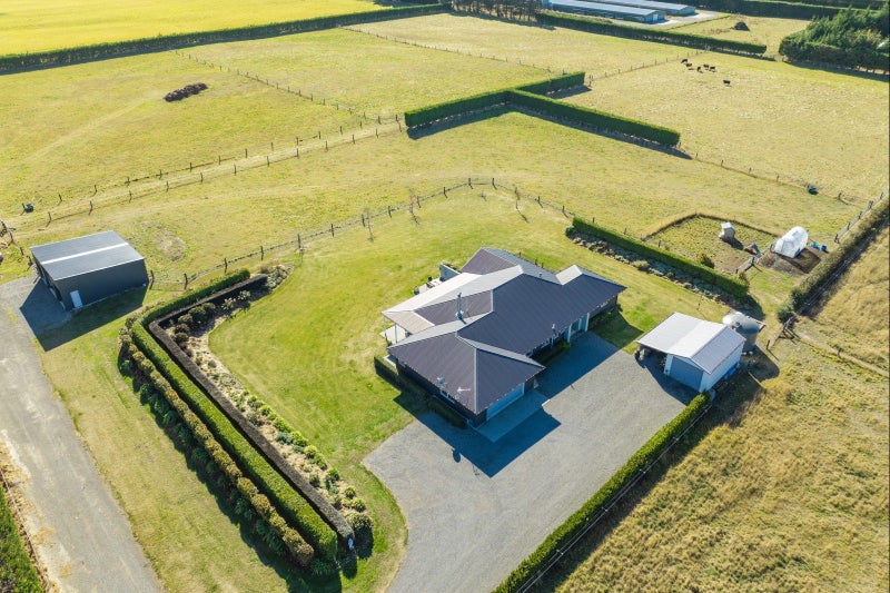 24 Mcclelland Road, Christchurch - Carousel 22
