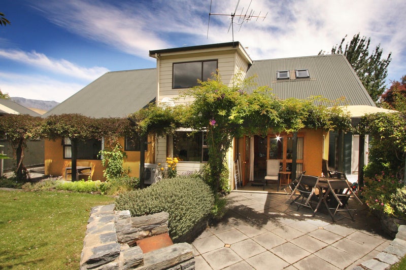 22 Preston Drive, Arrowtown, Arrowtown - Carousel 1