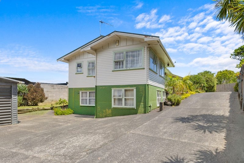 35A Waterloo Street, Howick, Auckland - Carousel 1