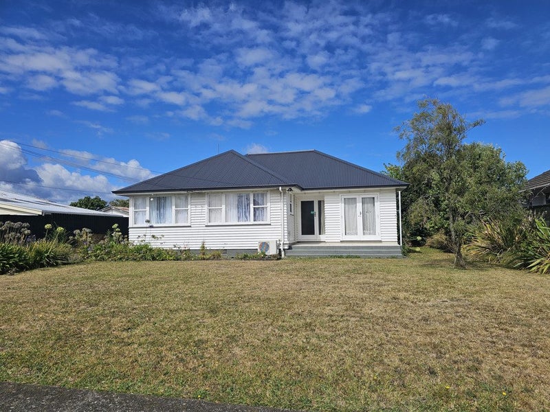 13 Carlisle Street, Levin, Levin - Carousel 1