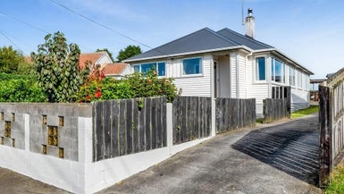 18 Drake Street, Vogeltown, New Plymouth - Carousel 1