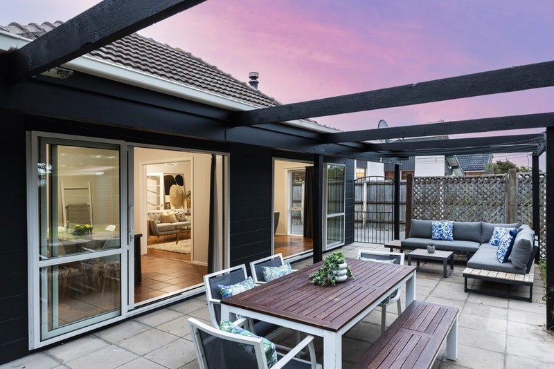 12 Heathglen Avenue, Parklands, Christchurch - Carousel 1