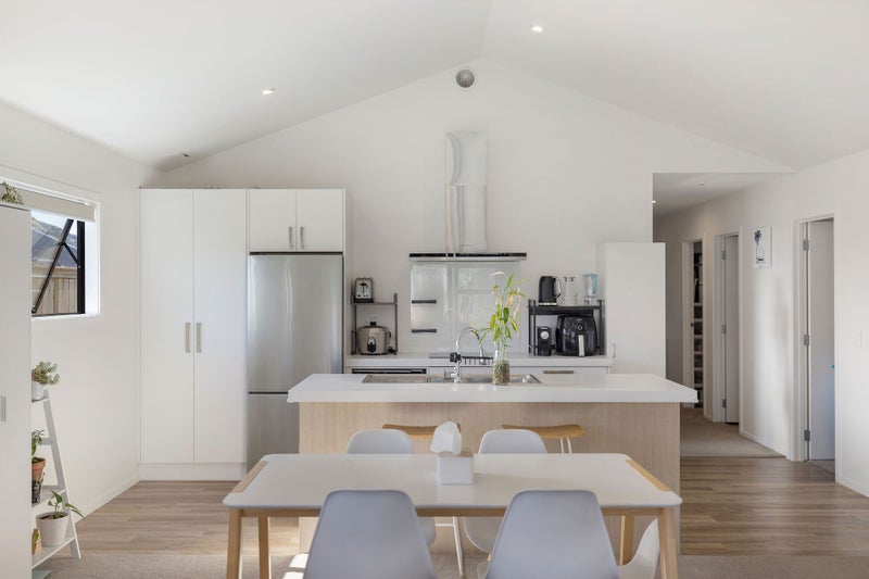13 Leicester Street, Jacks Point, Queenstown - Carousel 2