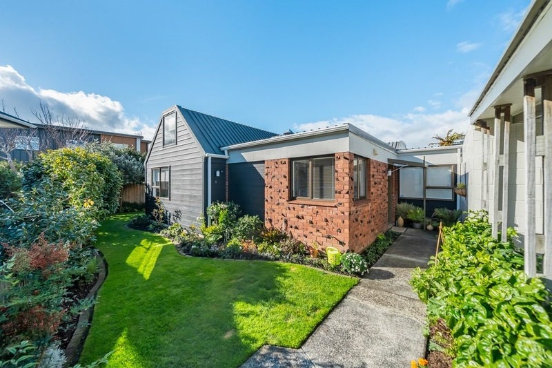 4/5A Bloomfield TCE, Hutt Central, LOWER HUTT - Carousel 1