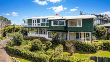 110 Beach Road, Castor Bay, Auckland - Carousel 1