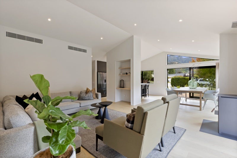 8 Butel Avenue, Arrowtown, Arrowtown - Carousel 2
