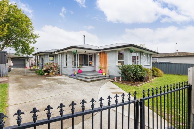 10 Adams Place, Kelvin Grove, Palmerston North - Carousel 1