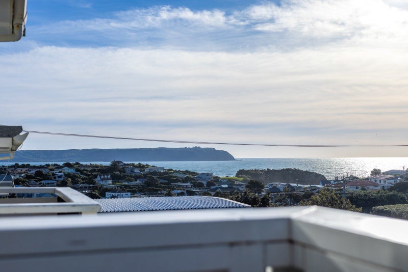 7/12 Thornley Street, Titahi Bay, Porirua - Carousel 1