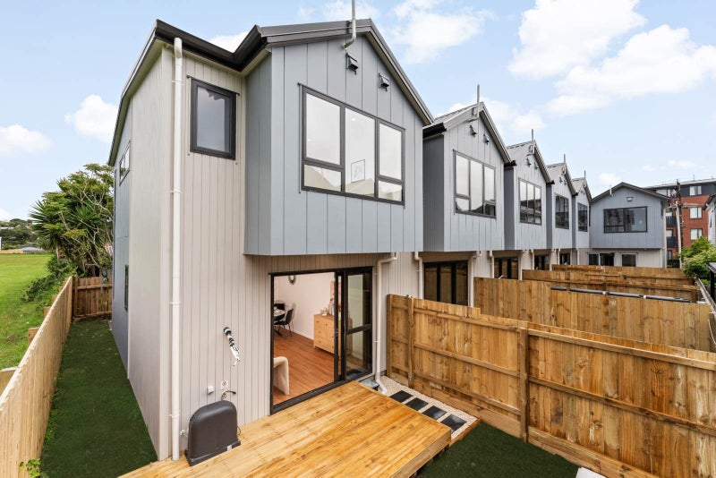30 Smythe Road, Henderson, Auckland - Carousel 1