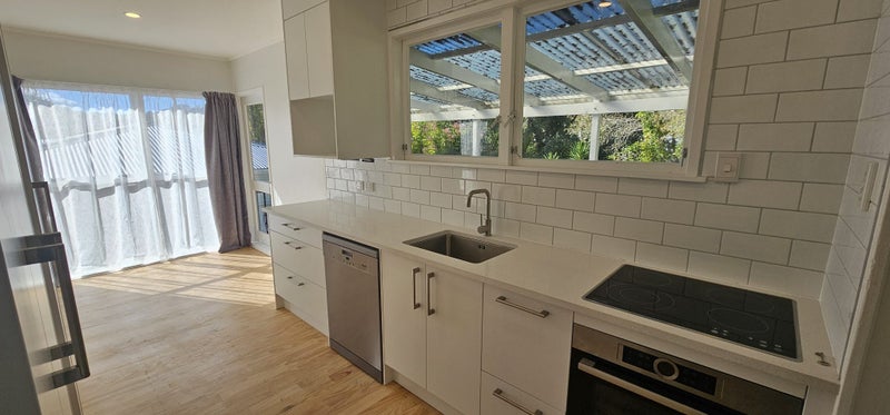 5 McPhail Street, Birkdale, Auckland - Carousel 1