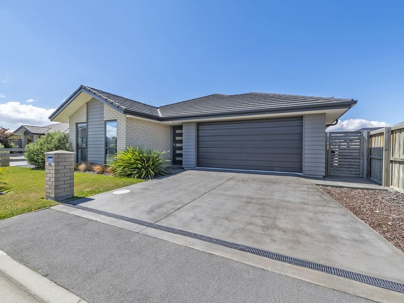89 Sunline Avenue, Lincoln, Lincoln - Carousel 2