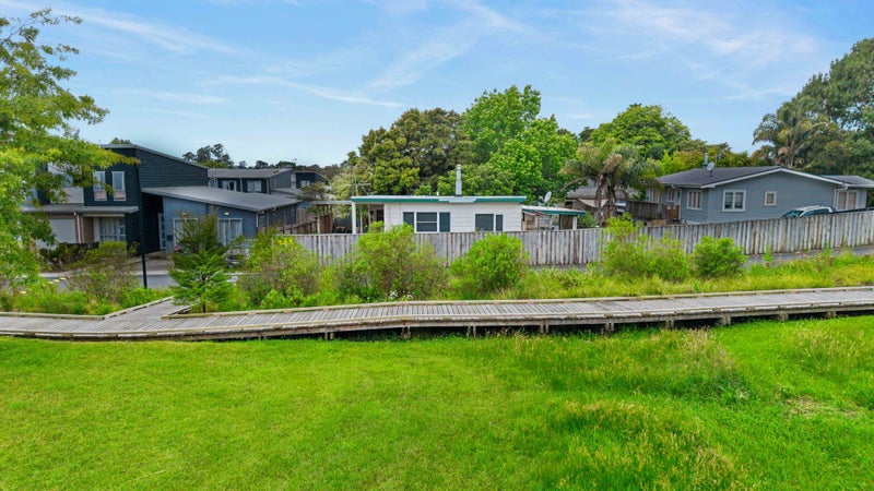 2/617 Swanson Road, Swanson, Auckland - Carousel 2