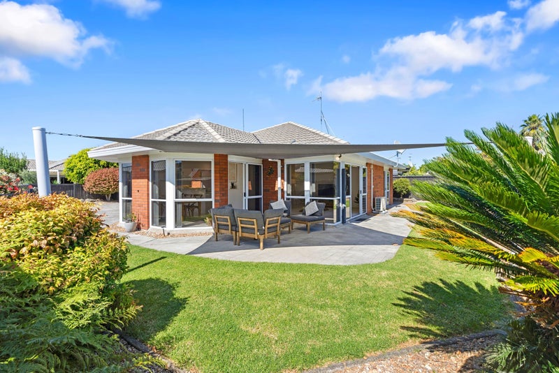 17B Azalea Dell, Mount Maunganui, Mount Maunganui - Carousel 1