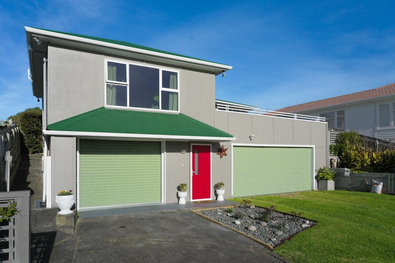 44 Gray Avenue, Paraparaumu Beach, Kapiti Coast, Wellington - Carousel 1